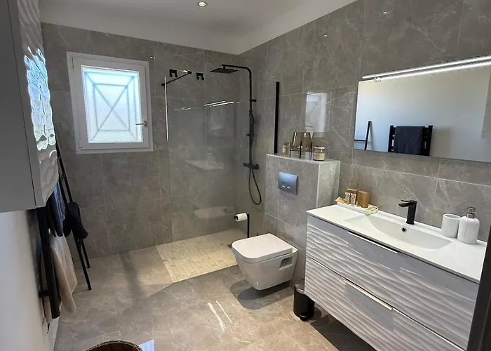 Mitoyenne - Luxury House Between Sea And Nature Semesterbostad